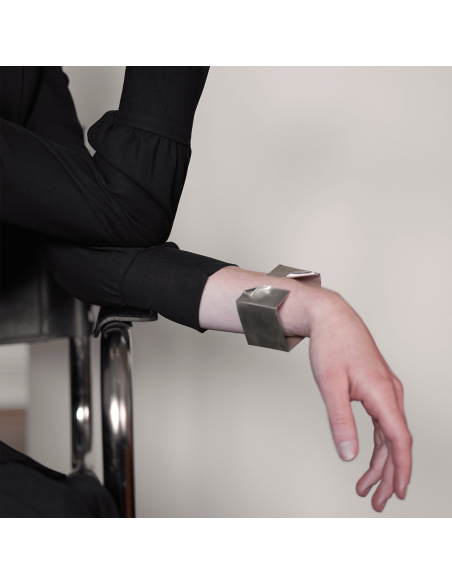 IMPERFECT SQUARE bracelet Minimalist, handcrafted - Monom