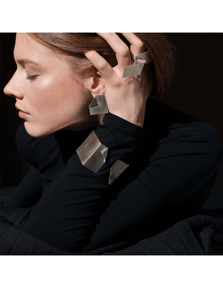 IMPERFECT SQUARE bracelet Minimalist, handcrafted - Monom