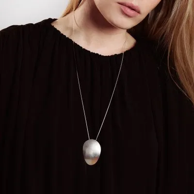 PELURA LARGE NECKLACE 2