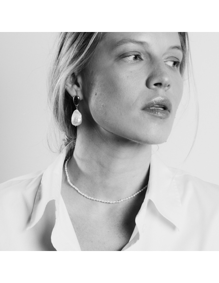 SIA SMALL Minimal Earrings, Handmade by Monom